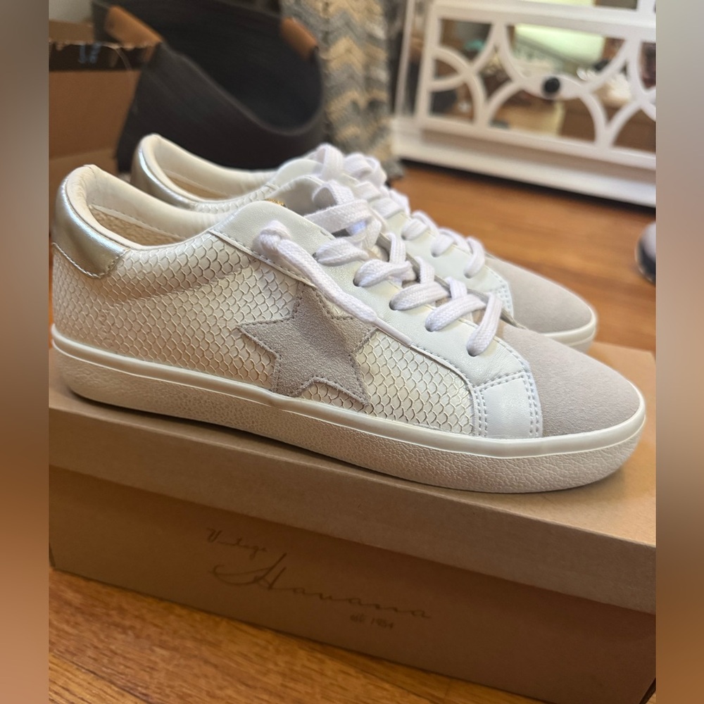 NIB Women’s Vintage Havana Kate sneakers size 7